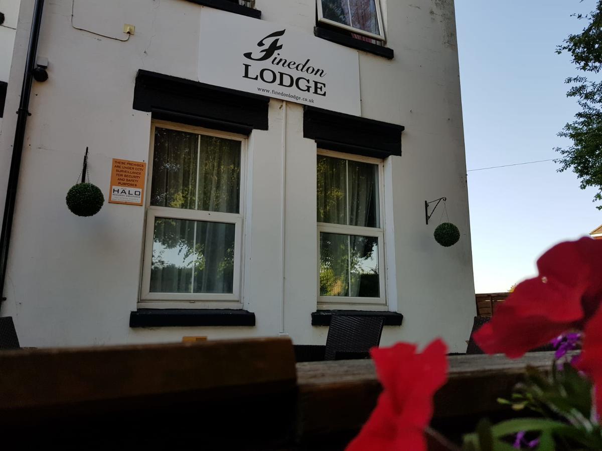Finedon Lodge Wellingborough Exterior photo